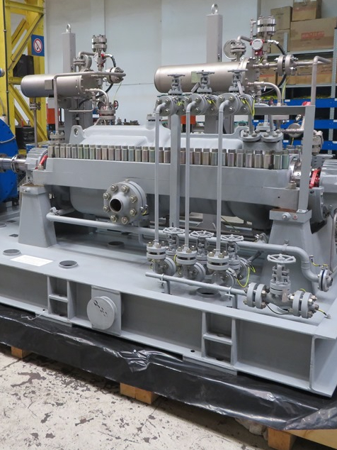 Das Pumpenaggregat AMG, eine BB3 axial geteilten Prozesspumpe, befindet sich in der Endphase der Produktion in der Fertigungshalle der Apollo Gößnitz GmbH.