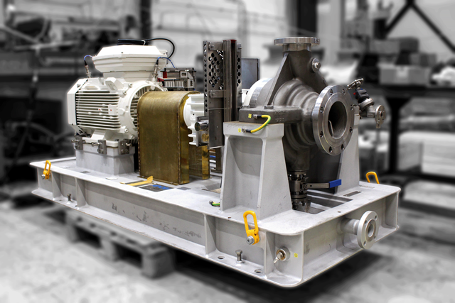 Hochwertige OH2-Pumpe in der Apollo Fertigungshalle, speziell entwickelt für Förderaufgaben in Kraftwerken, Offshore, Onshore, petrochemische Anwendungen und Wasseranwendungen mit effizienter Hydraulik.